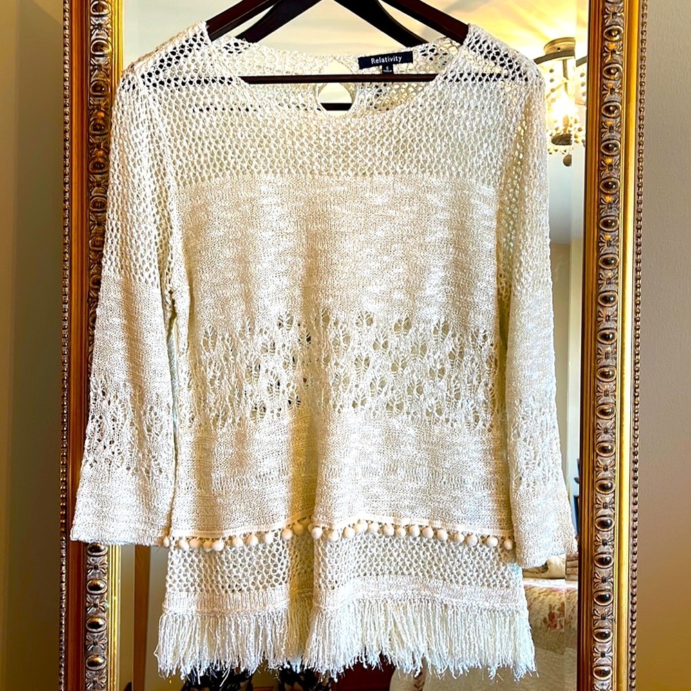 RELATIVITY NWOT FRINGED CROCHET OPEN KNIT POM POM SUMMER SWEATER W GOLD SHIMMER